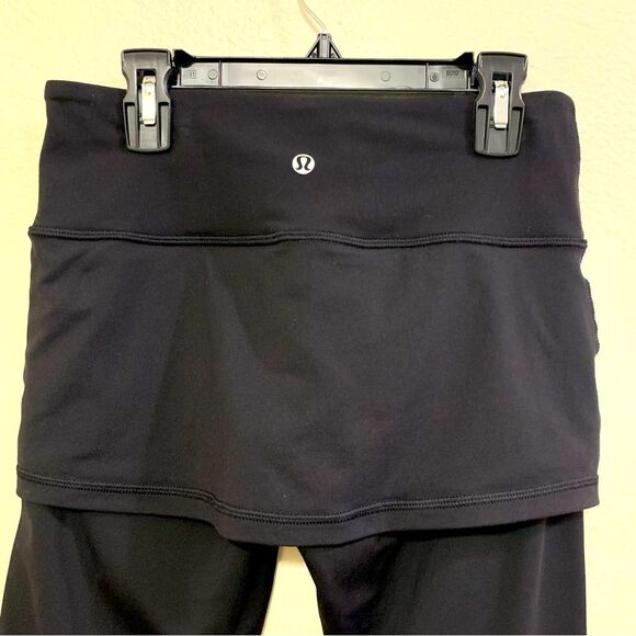 LULULEMON A Go Go Crop with Skirt in Black Women’s 6 Black/Twin Stripe. - Picture 5 of 13